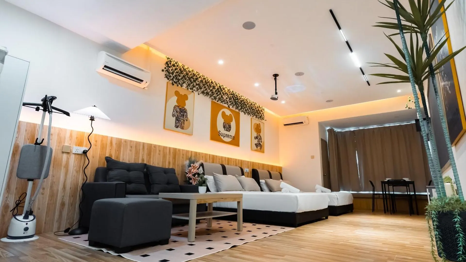 Mount Austin#Akademik Suites#Austin Center location